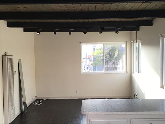 5th image of 418 Manhattan Ave