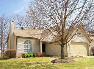 1672 Demaret Ln, Columbus, OH 43228