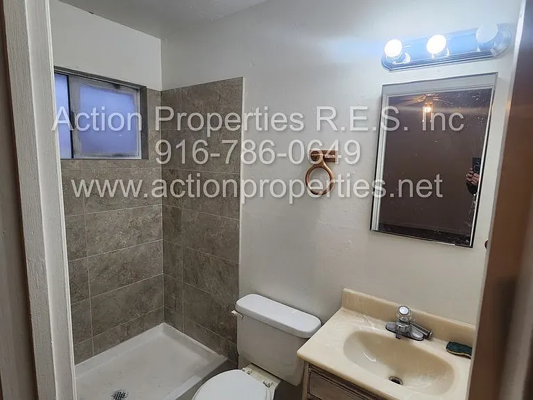 612 Gregory Ct — Photo 21