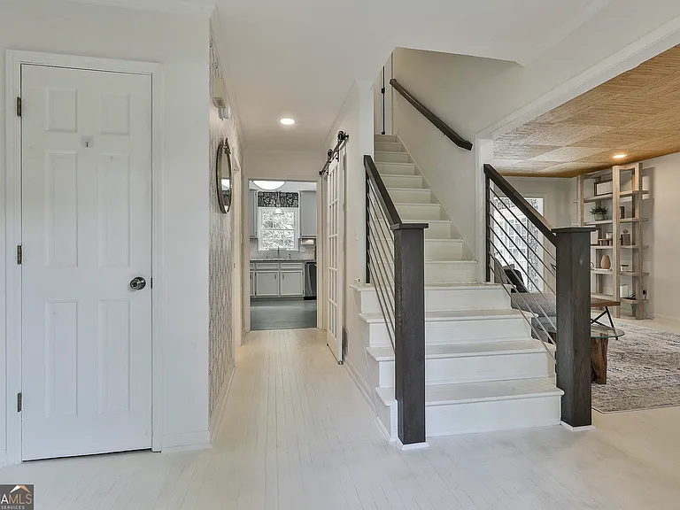 245 Woodsong Dr — Photo 2
