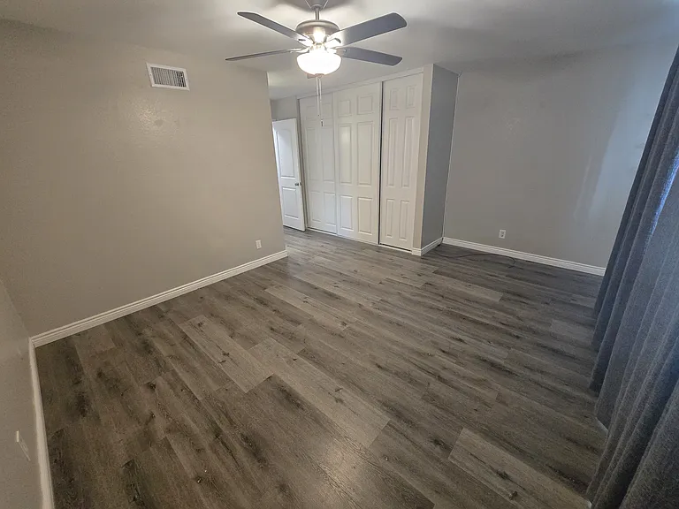 1454 Emerald St — Photo 22