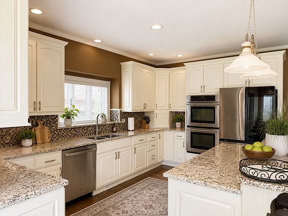 5th image of 801 Spring Brook Dr