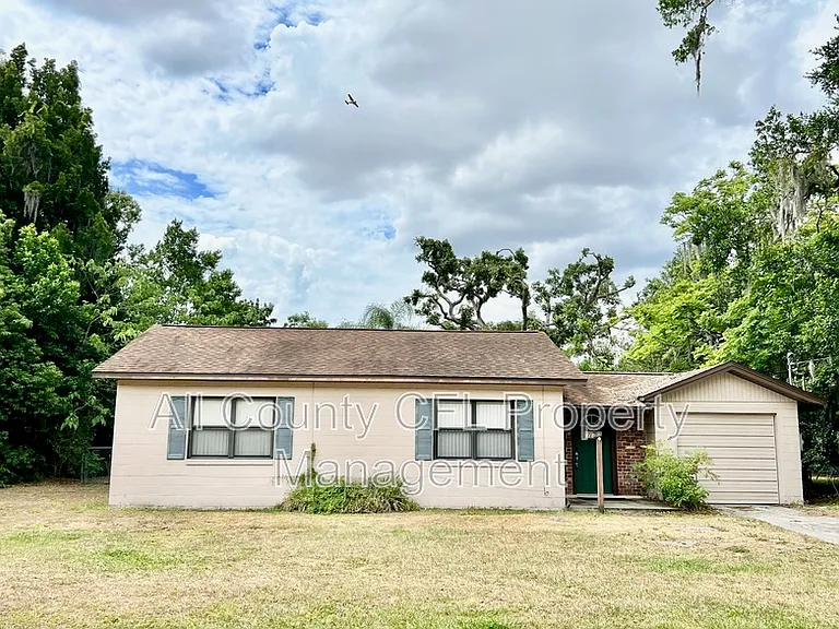 718 Buckminster Cir — Photo 1