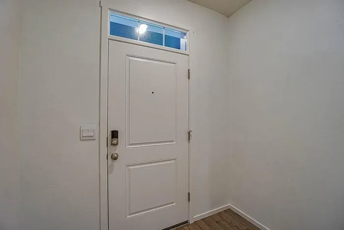 5824 NE 80th Ct — Photo 9