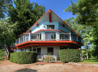 8614 S Pine Point Dr, Newaygo, MI 49337