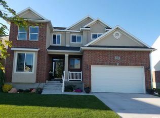 3546 W Brookshire Dr, Syracuse, UT 84075