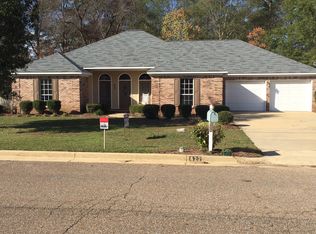 422 Jones Dr, Columbus, MS 39702