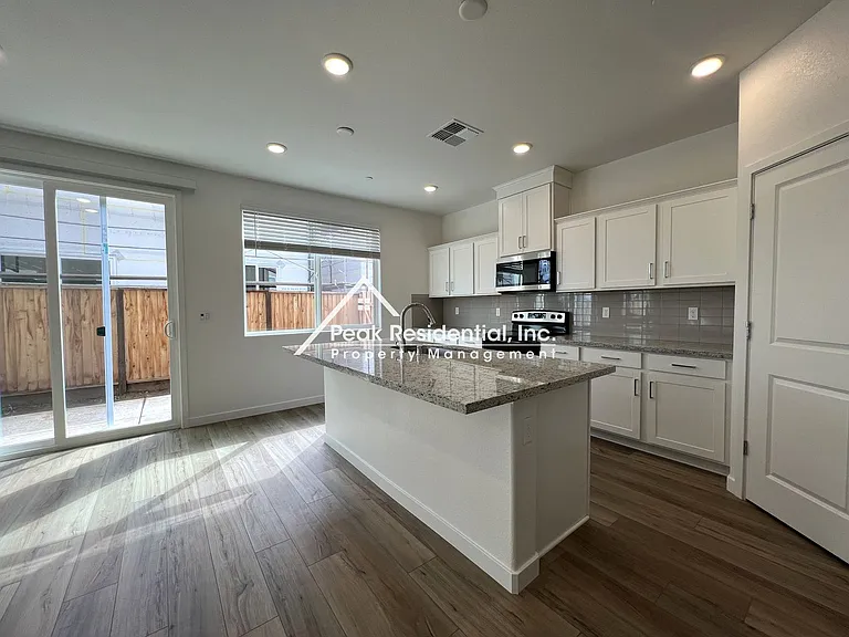 5218 Senesta Cir — Photo 6