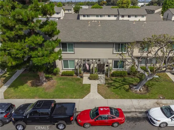 3000 Bradford Pl APT F, Santa Ana, CA 92707