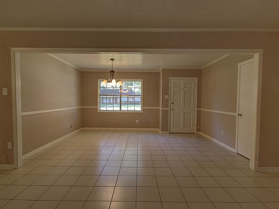 4th image of 134 Templeton Dr