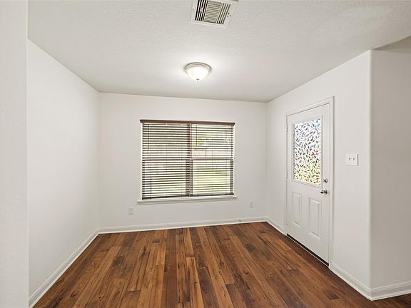 5th image of 303 Pine Mist Ln