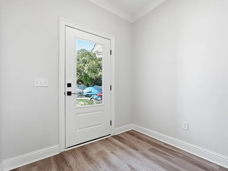 699 Woodlawn Ave NW — Photo 38