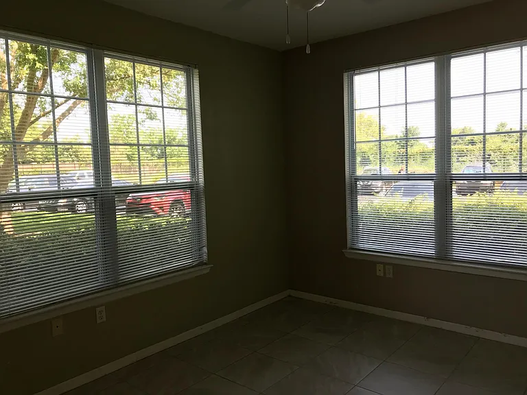 2000 Erving Cir #GROUND FLOOR — Photo 4