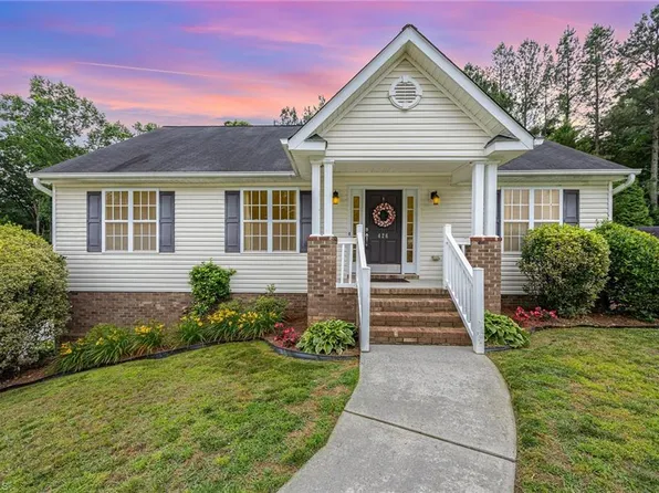 426 Carriage Ln, Linwood, NC 27299