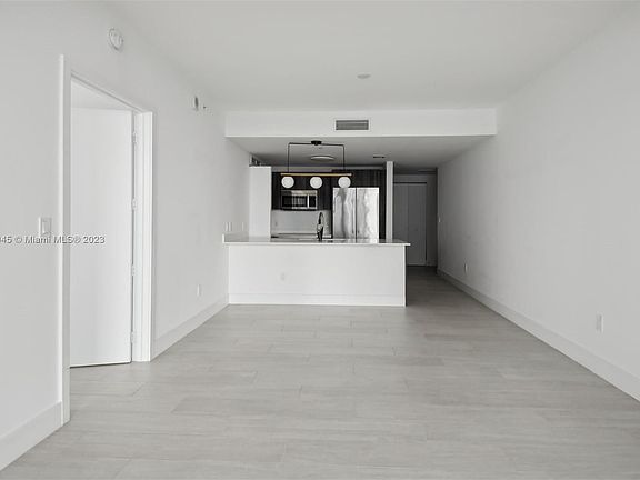 5th image of 488 NE 18th St Unit 3808