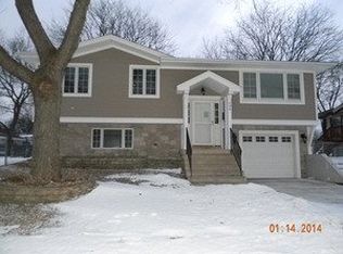 624 Boxwood Dr, Schaumburg, IL 60193