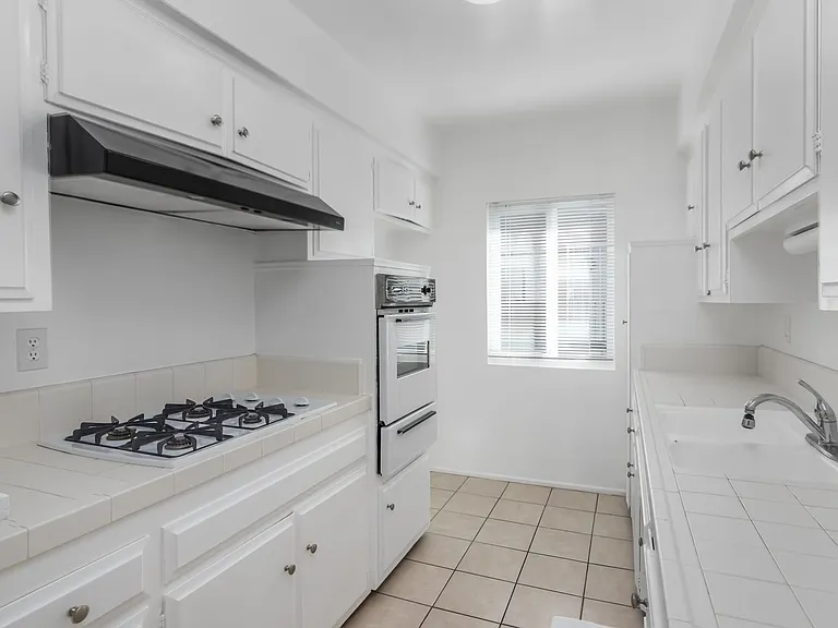 3662 Keystone Ave — Photo 6