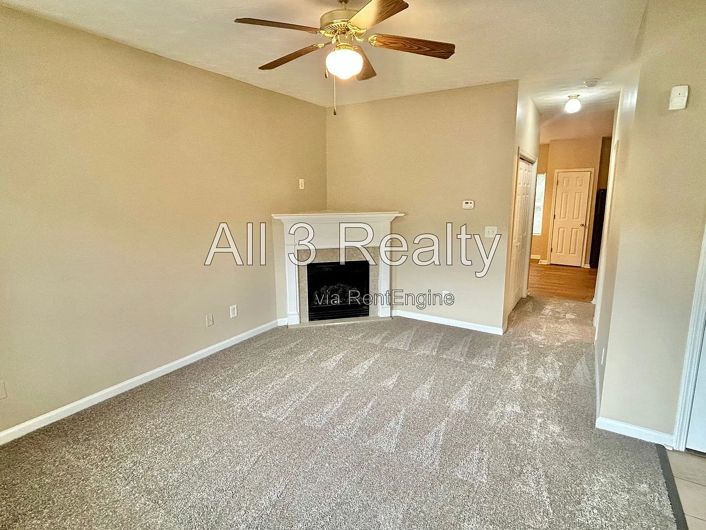 3 bed, 2.5 bath, 1426 sqft, $1,695 — Photo 4