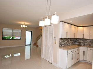 300 80th St #304, Miami Beach, FL 33141