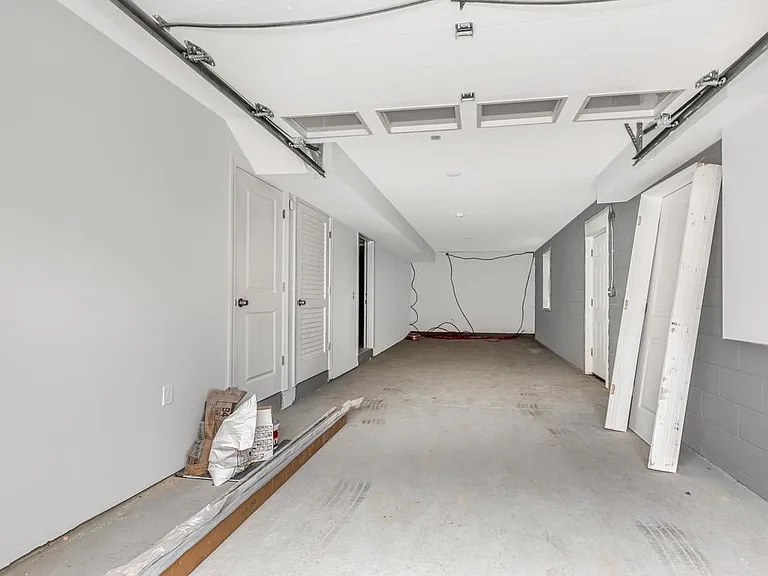 282 W Runyon St #1 — Photo 12