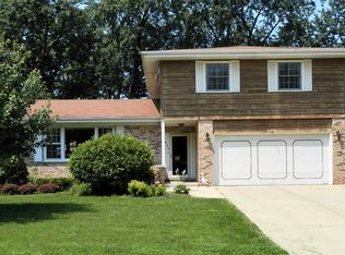 430 Pierce Ave, Roselle, IL 60172