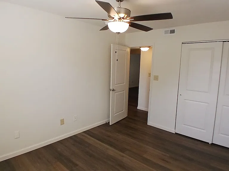 Butler Hill Apartments — Photo 19