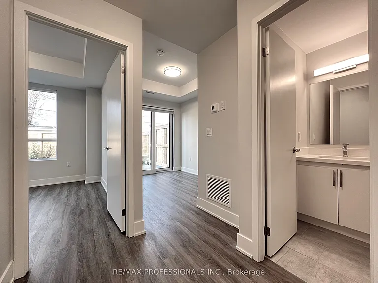 62 Dixfield Dr #106 — Photo 8