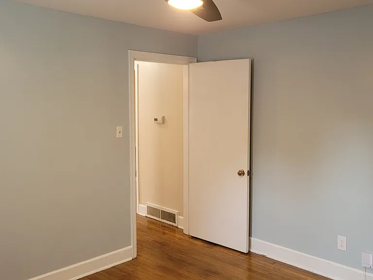 Taylor Dr — Photo 15
