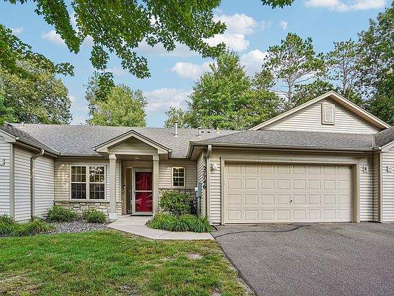 3rd image of 27746 Woodland Dr