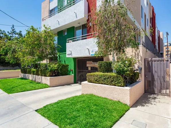 11037 Hartsook St APT 105, North Hollywood, CA 91601