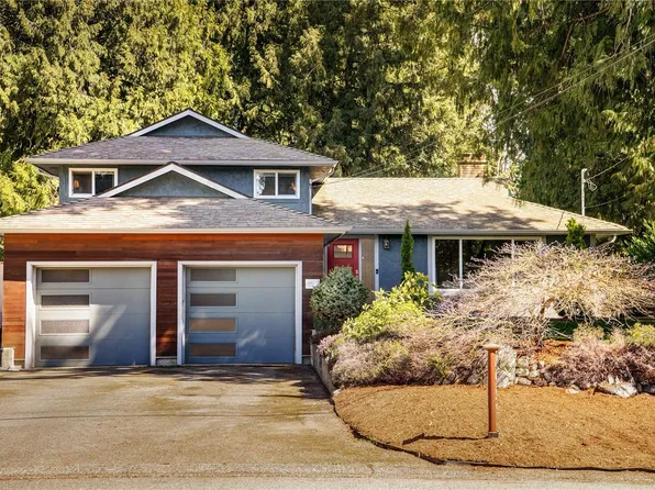 6429 Rodolph Rd, Central Saanich, BC V8Z 5W3