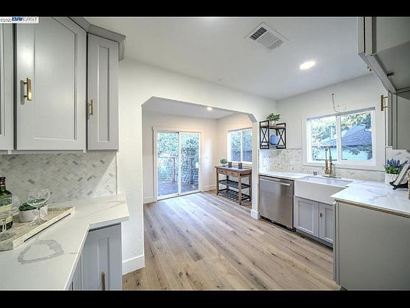 5th image of 6177 Bernhard Ave