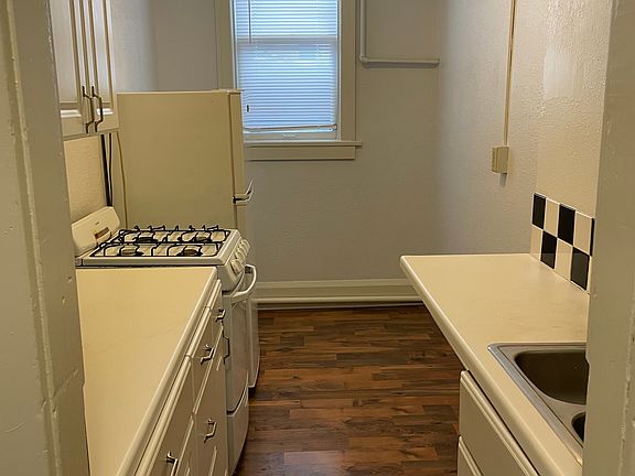 3rd image of 2507 Nicollet Ave S #1B-1Ba-625Sqft