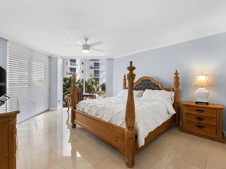 18671 Collins Ave #404 — Photo 33