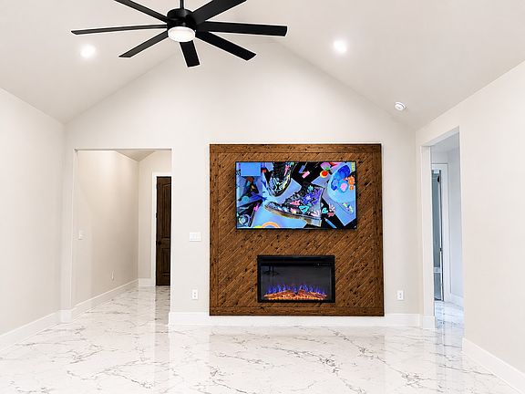 4th image of 1672 Brookview Dr