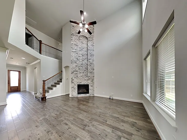13660 Diamond Grove Ln — Photo 3