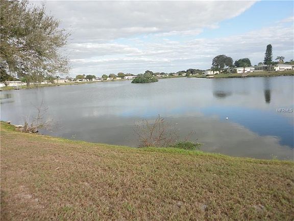 4th image of 1335 Blue Heron Dr