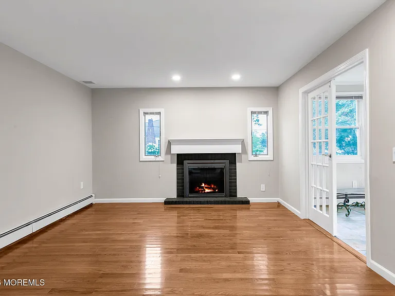453 Milton Ave — Photo 16