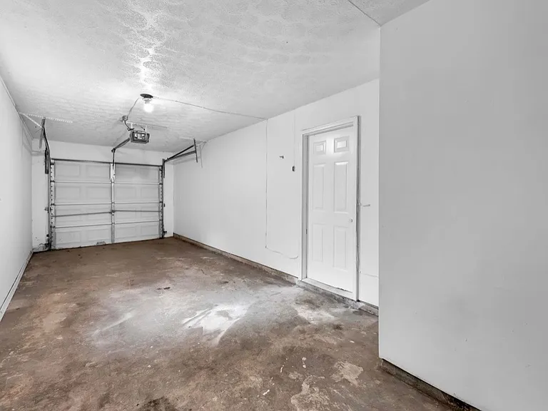10203 Storm Dr — Photo 22