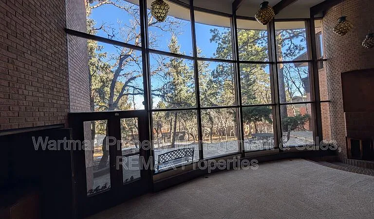 15 Upland Rd — Photo 6