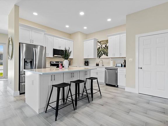 5th image of 818 Foresteria Dr