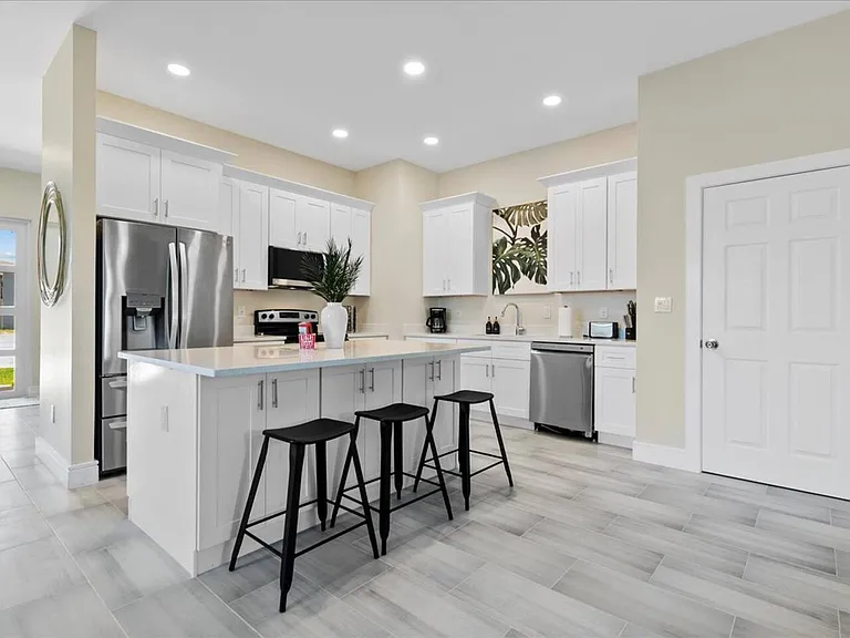 818 Foresteria Dr — Photo 5