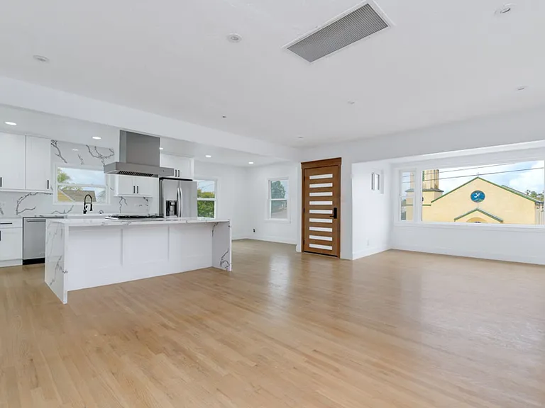 351 Eucalyptus Ave — Photo 12