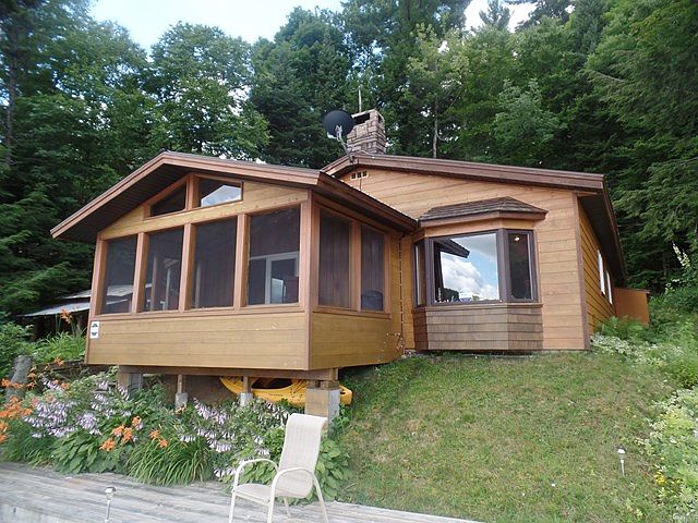 1st image of 215 Poplar Dr