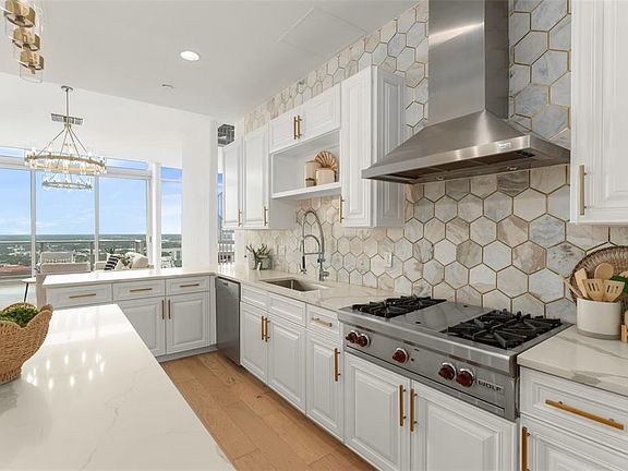 4th image of 150 E Robinson St #Penthouse 3504
