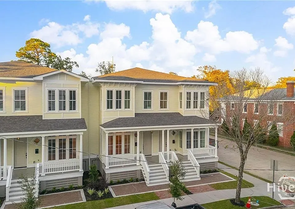 304 W 38th St