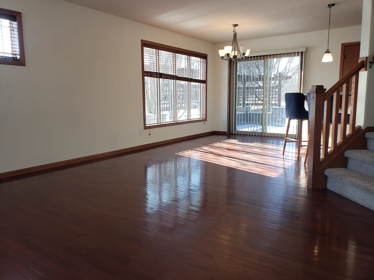 Building Photo - 3718 Stonebridge Dr