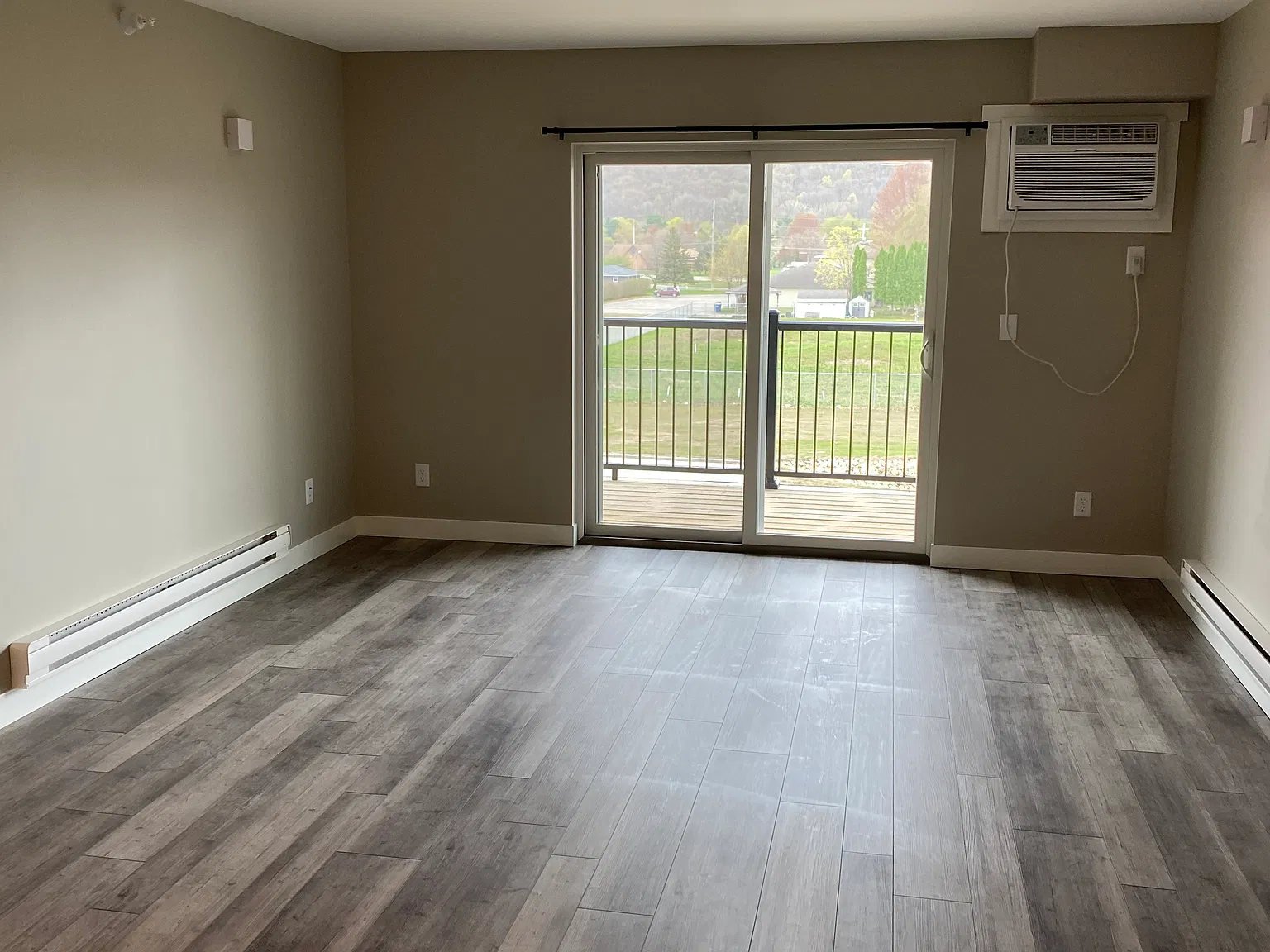 2 bed, 1200 sqft, $1,550 — Photo 3
