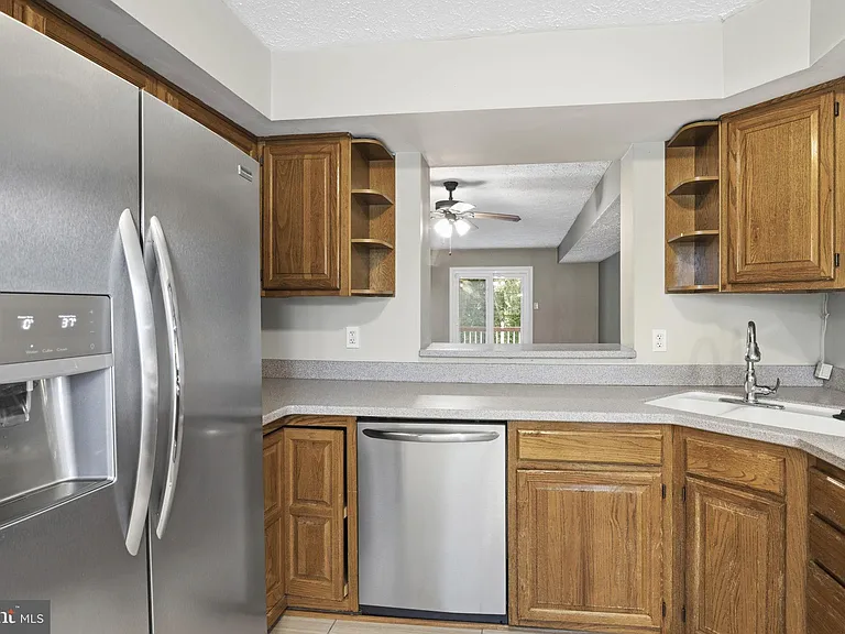 4330 Gilmer Ct — Photo 6