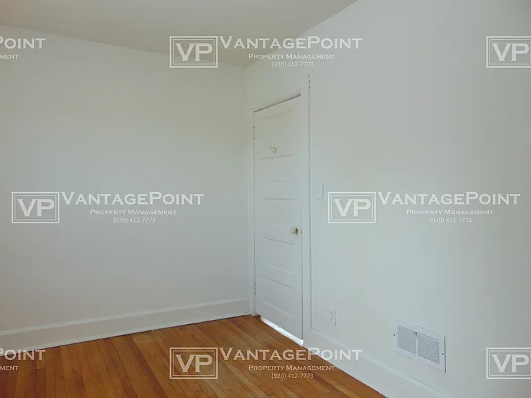 1163 McCormick St — Photo 3